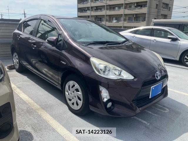 Toyota AQUA 2016-01 7214763-1