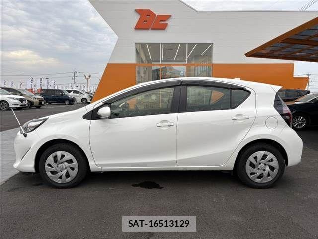 Toyota AQUA 2021-03 7214847-10