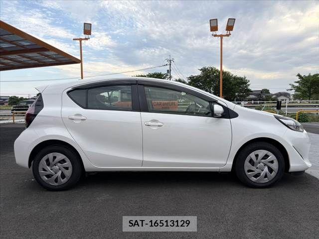 Toyota AQUA 2021-03 7214847-11