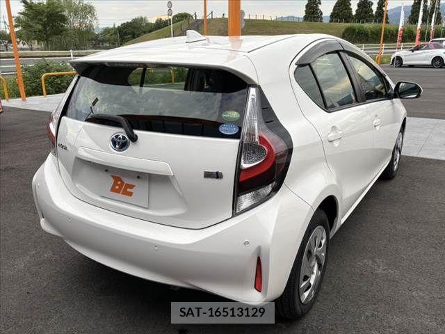 Toyota AQUA 2021-03 7214847-12