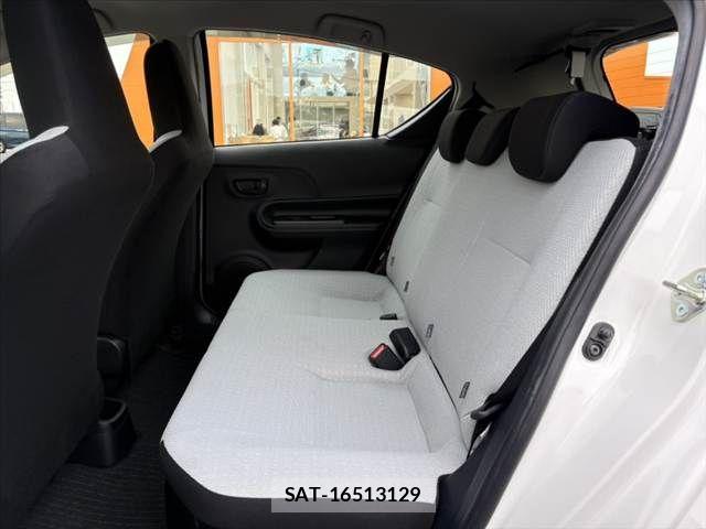Toyota AQUA 2021-03 7214847-18