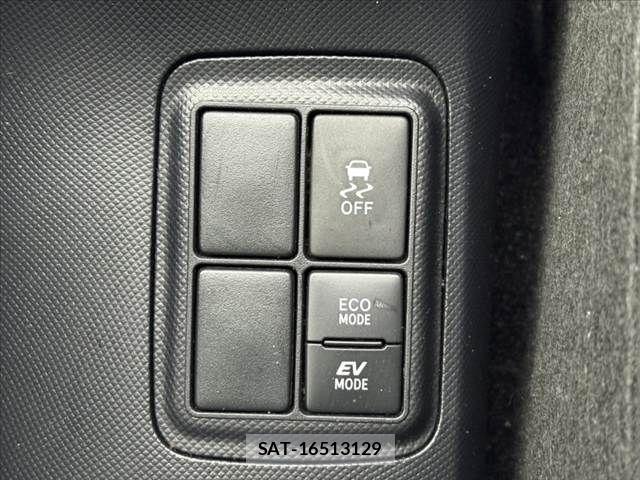 Toyota AQUA 2021-03 7214847-26