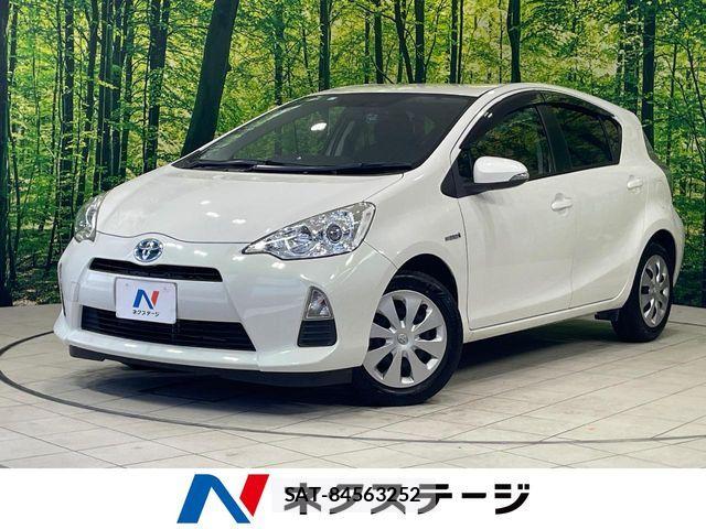 Toyota AQUA 2015-05 7214741-0