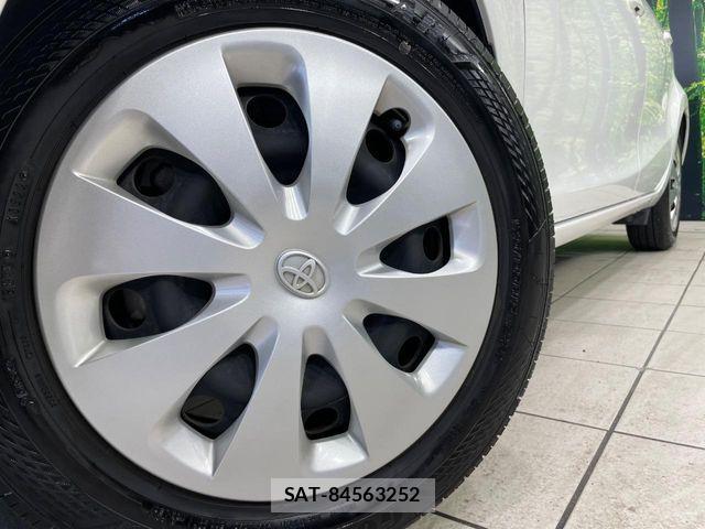 Toyota AQUA 2015-05 7214741-12
