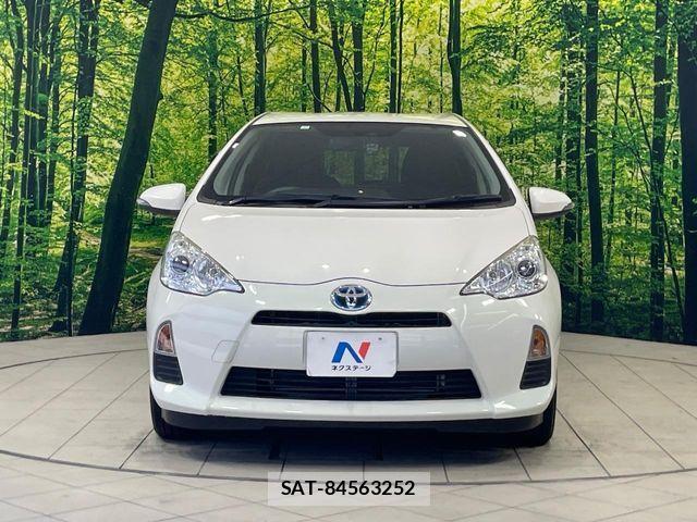 Toyota AQUA 2015-05 7214741-13