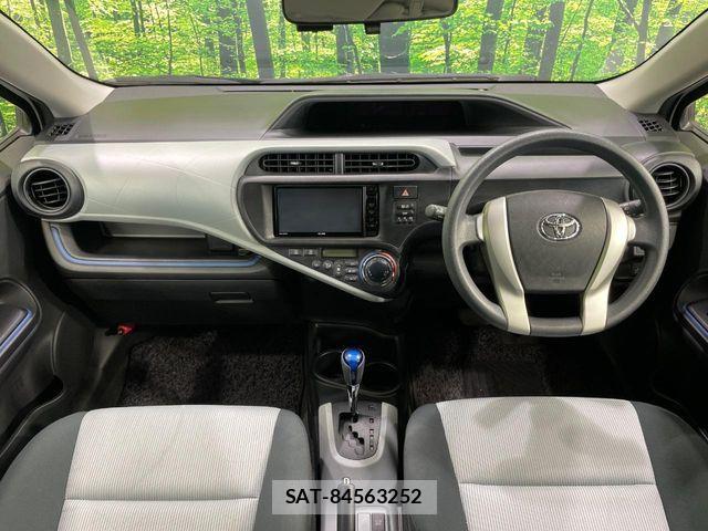 Toyota AQUA 2015-05 7214741-1