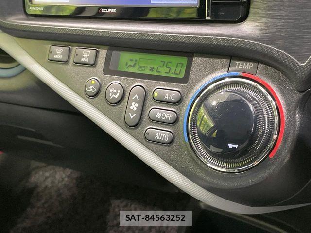 Toyota AQUA 2015-05 7214741-6