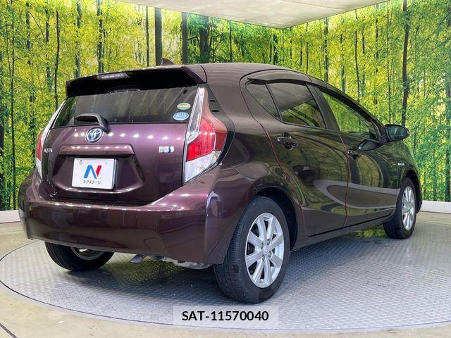 Toyota AQUA 2015-11 7214760-16
