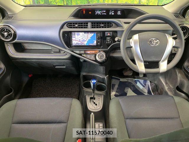 Toyota AQUA 2015-11 7214760-1