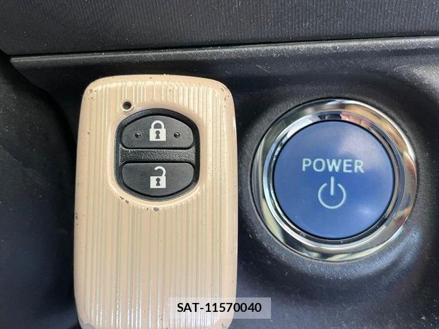 Toyota AQUA 2015-11 7214760-6