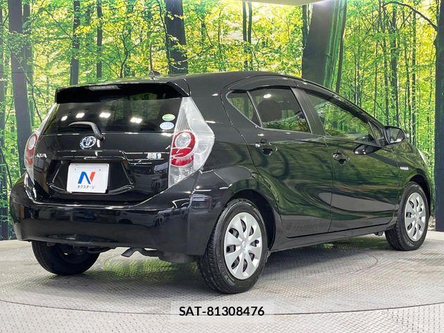 Toyota AQUA 2014-10 7214726-16