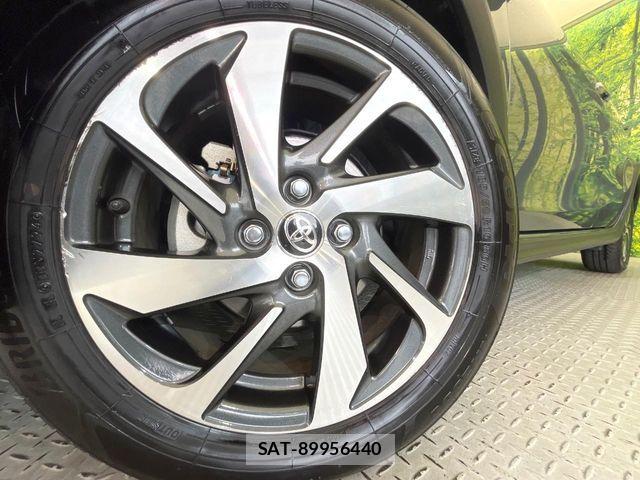 Toyota AQUA 2019-07 7214829-12