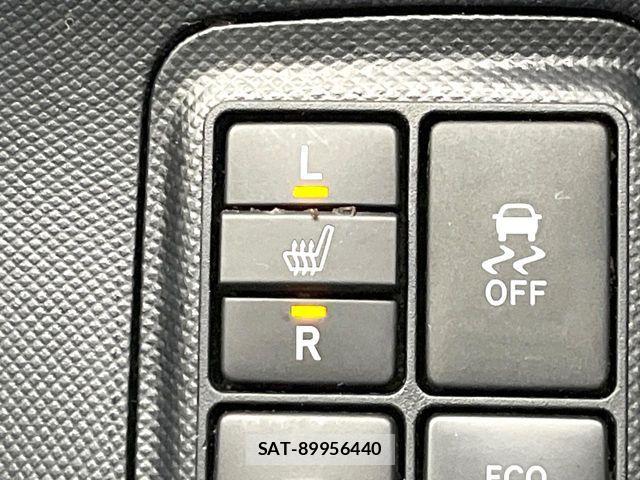 Toyota AQUA 2019-07 7214829-6