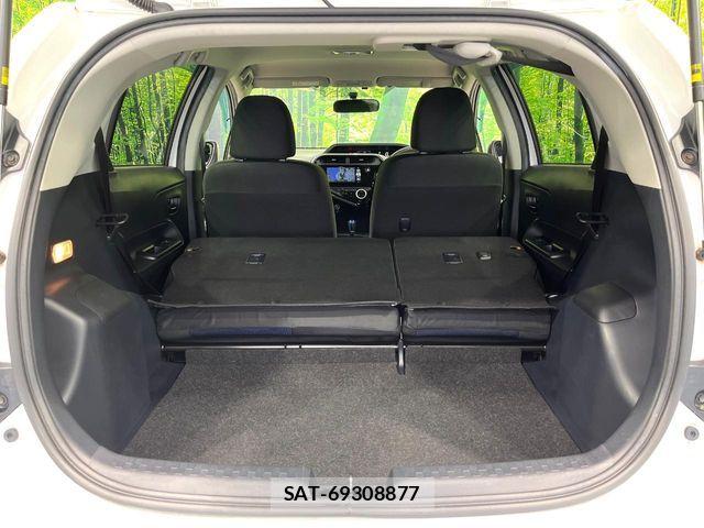 Toyota AQUA 2017-12 7214797-9