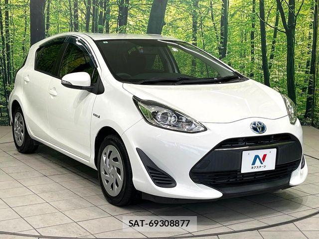 Toyota AQUA 2017-12 7214797-15