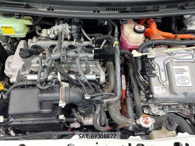 Toyota AQUA 2017-12 7214797-17
