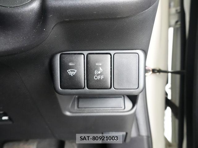 Toyota AQUA 2015-01 7214734-16