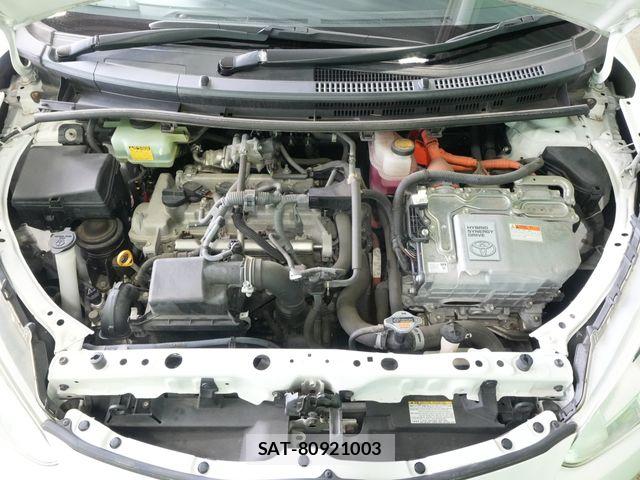 Toyota AQUA 2015-01 7214734-18