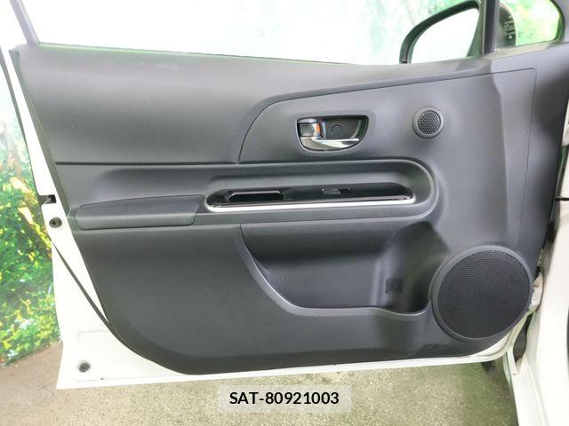 Toyota AQUA 2015-01 7214734-22