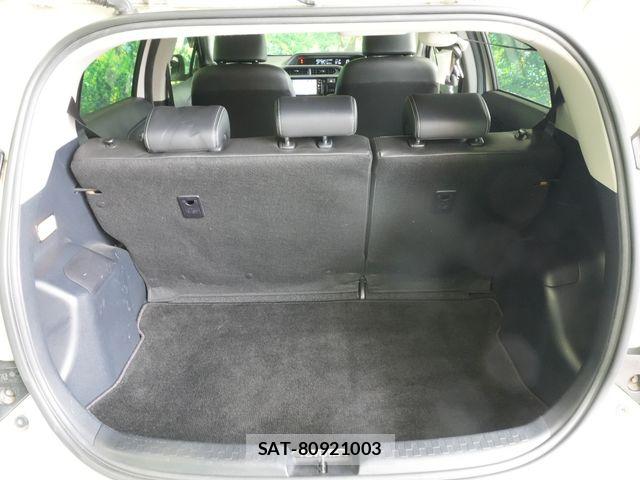 Toyota AQUA 2015-01 7214734-28