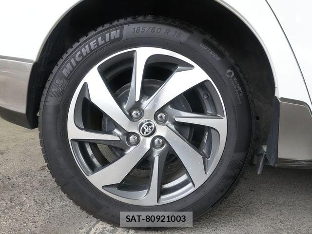 Toyota AQUA 2015-01 7214734-29