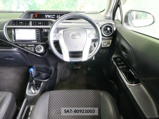 Toyota AQUA 2015-01 7214734-6