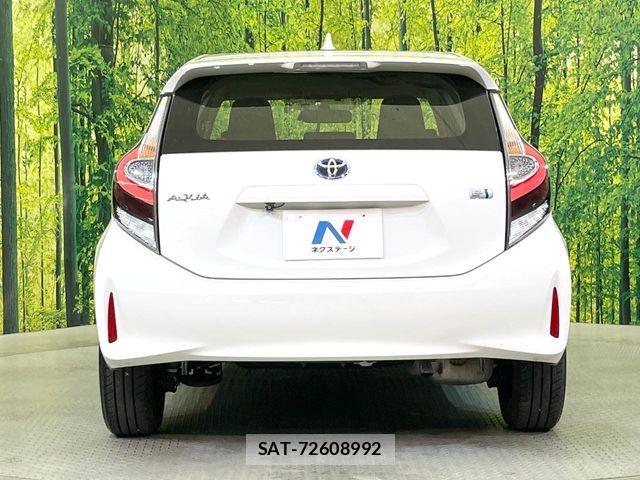 Toyota AQUA 2021-05 7214853-13