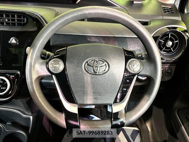 Toyota AQUA 2017-06 7214783-10