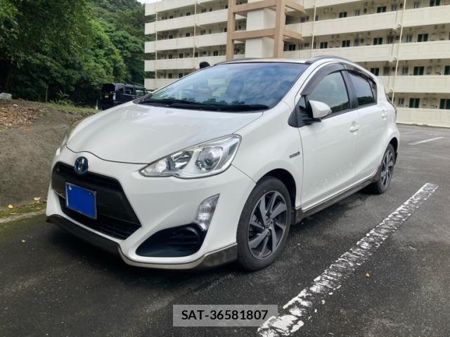 Toyota AQUA 2015-09 7214756-0