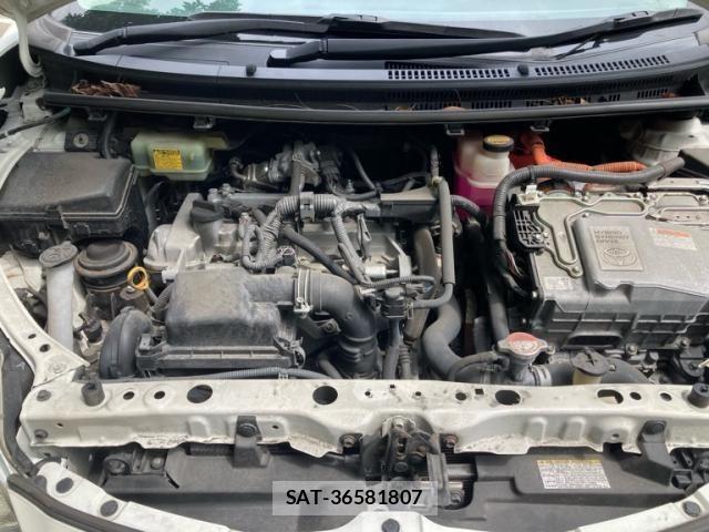 Toyota AQUA 2015-09 7214756-9