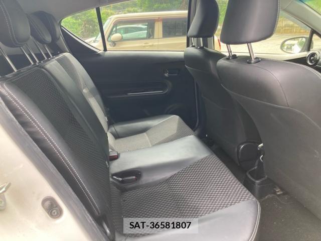 Toyota AQUA 2015-09 7214756-18