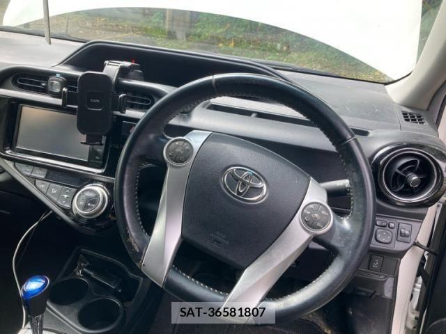 Toyota AQUA 2015-09 7214756-22