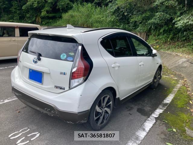 Toyota AQUA 2015-09 7214756-2