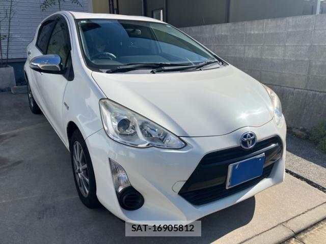 Toyota AQUA 2015-09 7214752-0