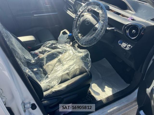 Toyota AQUA 2015-09 7214752-14