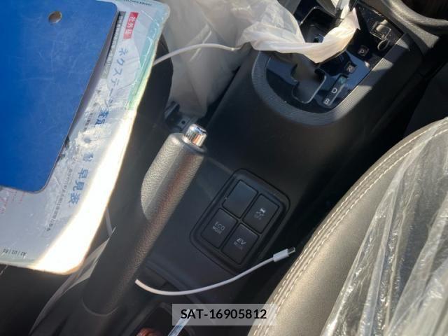 Toyota AQUA 2015-09 7214752-23