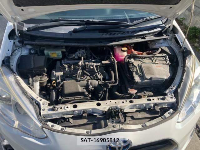 Toyota AQUA 2015-09 7214752-26