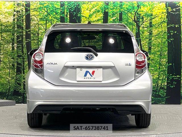 Toyota AQUA 2014-10 7214724-14