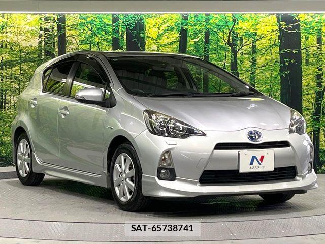 Toyota AQUA 2014-10 7214724-15