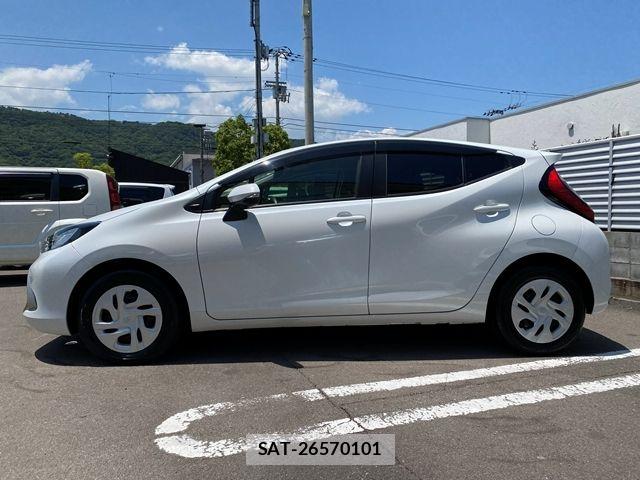 Toyota AQUA 2023-09 7214872-4