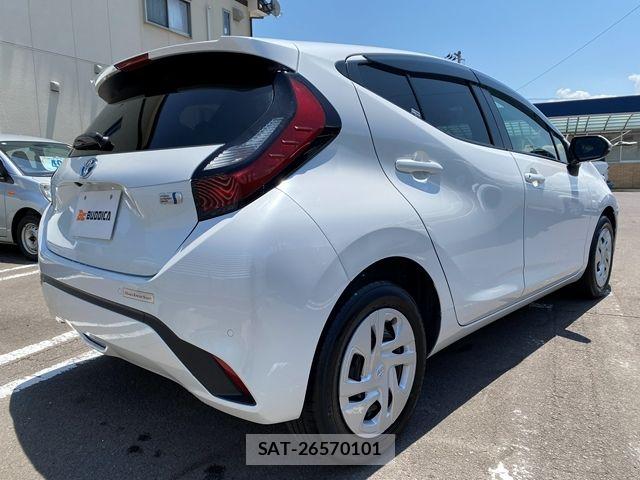 Toyota AQUA 2023-09 7214872-6