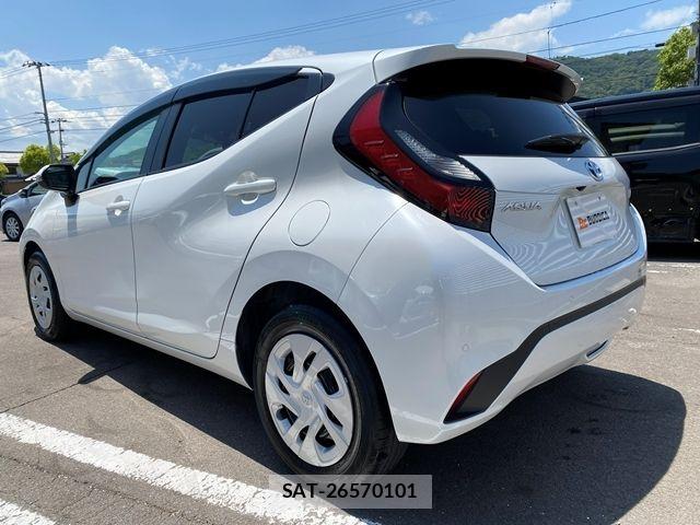 Toyota AQUA 2023-09 7214872-8