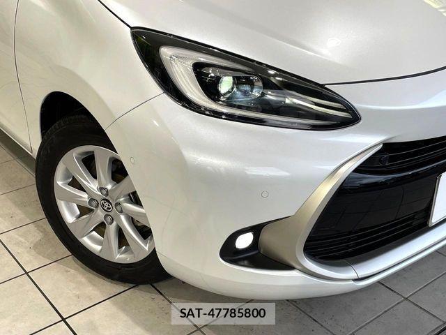 Toyota AQUA 2021-09 7214859-11