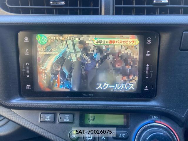 Toyota AQUA 2012-01 7214661-14