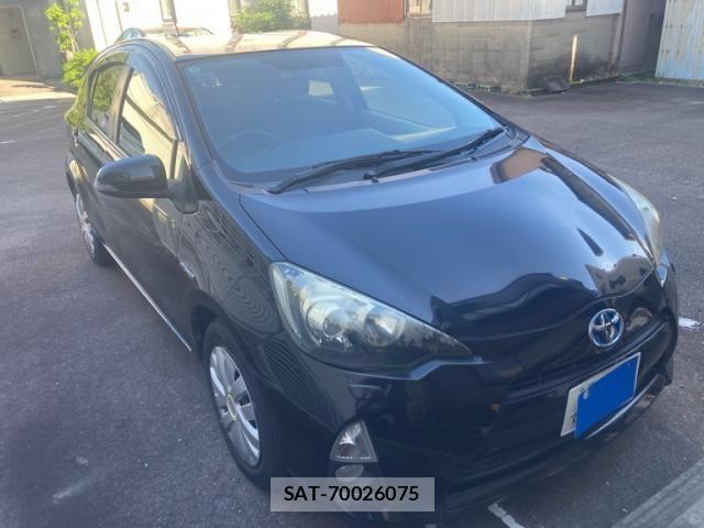 Toyota AQUA 2012-01 7214661-1
