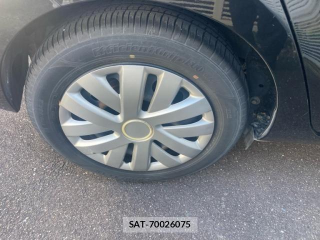 Toyota AQUA 2012-01 7214661-5
