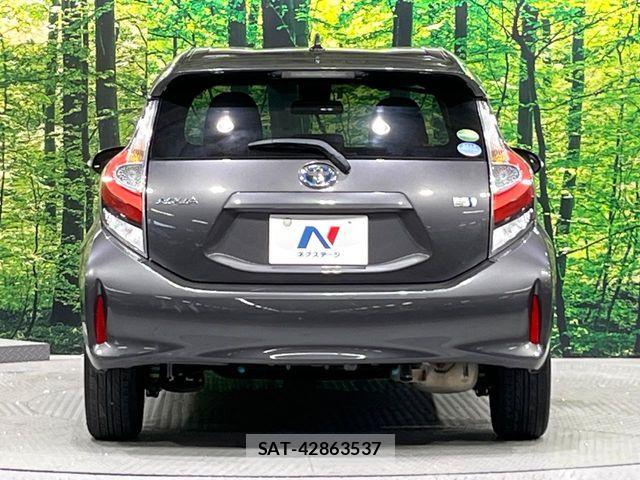 Toyota AQUA 2017-11 7214794-14
