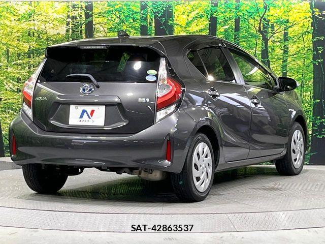Toyota AQUA 2017-11 7214794-16