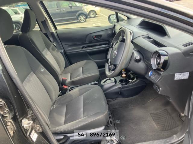 Toyota AQUA 2019-12 7214834-12
