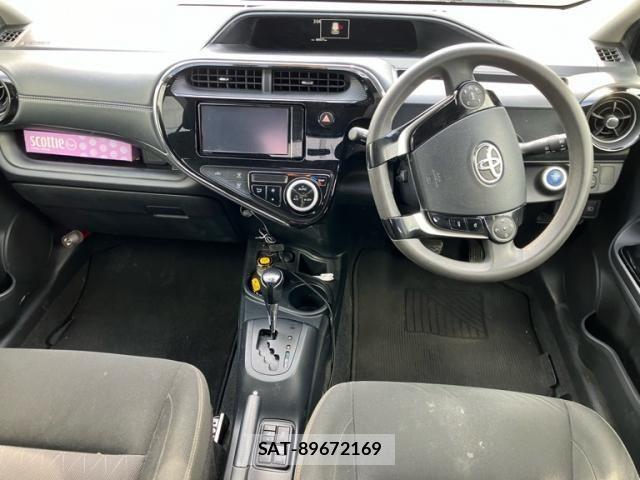 Toyota AQUA 2019-12 7214834-14
